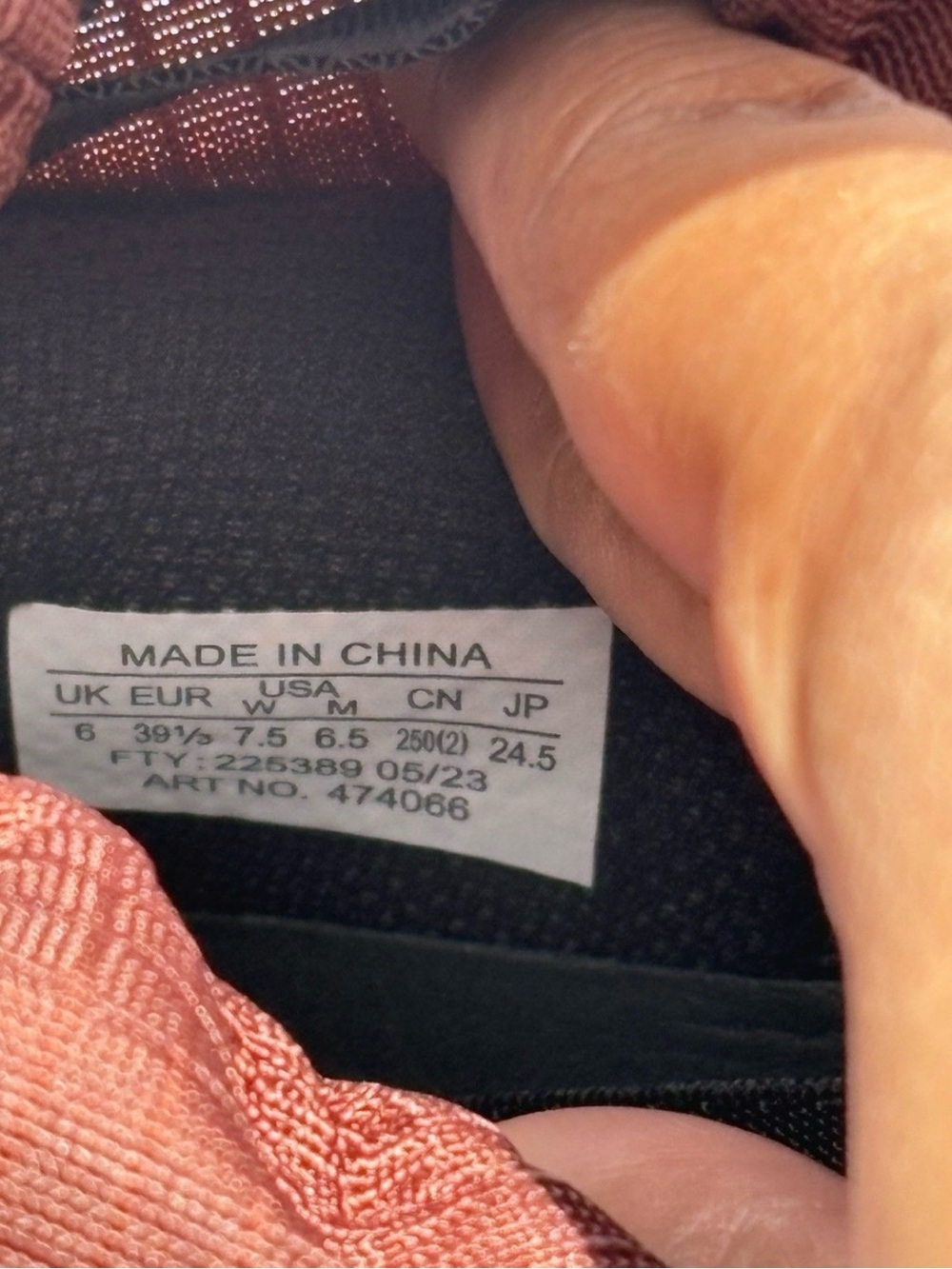 Salomon x MM6 Margiela, Cross Hike Mid “Bordeaux” - Picture 8 of 8